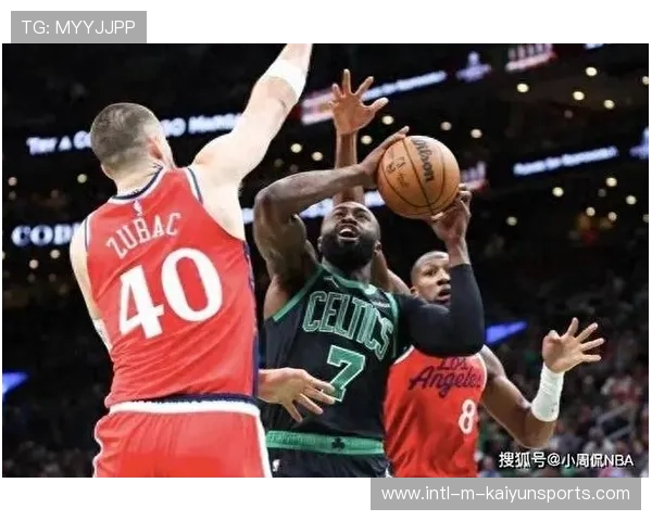 杰伦·布朗轰下30分13篮板，凯尔特人主场大胜字母哥缺阵的雄鹿